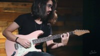 Mateus Asato nos presenta su guitarra Suhr
